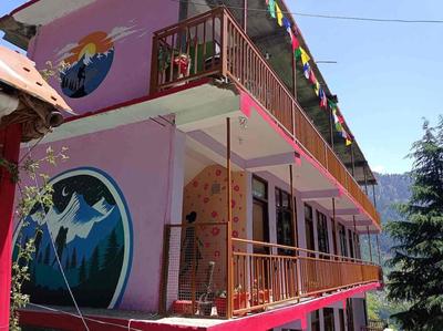 Snow Vista Hotel and restaurant