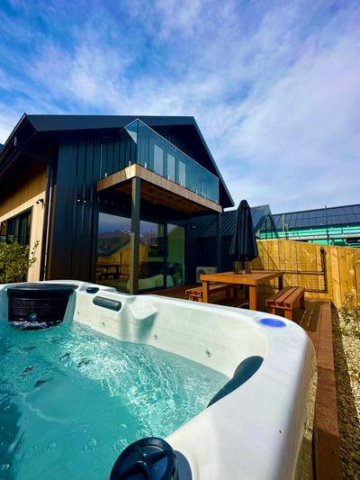 Remarkable View with Outdoor Hot Tub