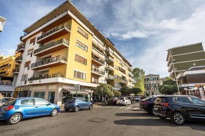 Rome Seascape Nearby beaches and Centre of Rome