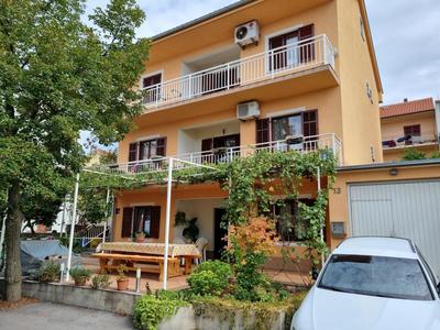 LILIC Apartment with terrace in a quiet area