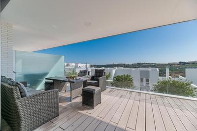 Newly Built 3 BED Modern Townhome w Pool, Sea View