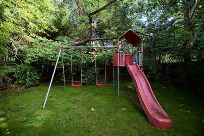 The Primrose Hill Place - Charming 4BDR Flat with Communal Garden