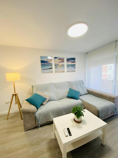 Apartamento en Málaga junto a estación de metro by MO