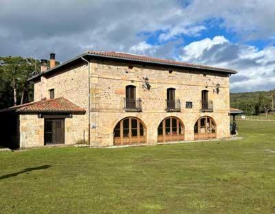 Albergue Pinares - La Casona de Revenga