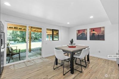 Charming 2-bedroom and 1 Full bath basement apartment with WiFi and AC in lovely Edmonds