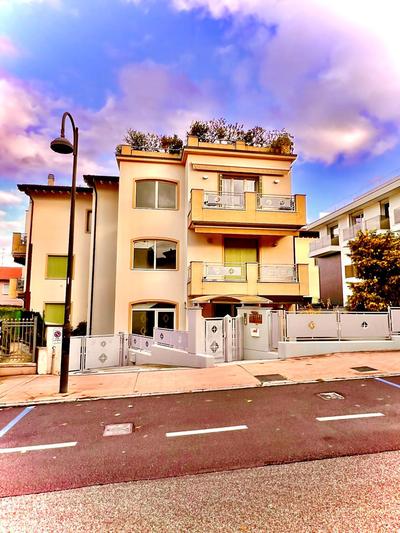Louis Garda Apartment