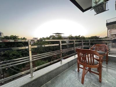 StayLuxe Serviced Apartments, Artemis Hospital