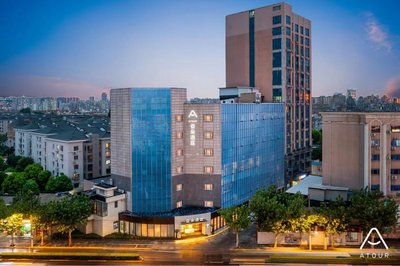 Atour Hotel Shanghai Jing'an IMIX Park