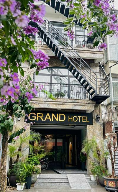 GRAND HOTEL Trịnh Văn Bô