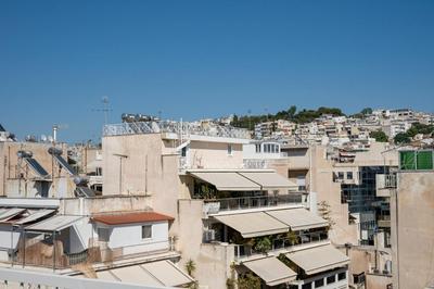 Apartment with City View in Piraeus