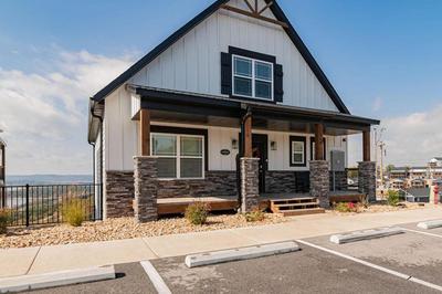 Picturesque Lake Views, Free Daily Attraction Tickets, Indoor/Outdoor Games & Private Hot Tub!