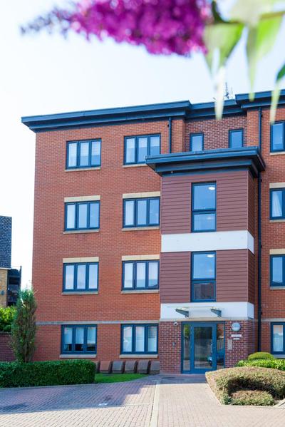 Fitzroy Court with a Balcony View