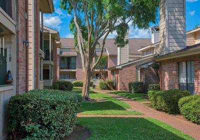 Charming 1BR Oasis - Private, Gated, Pet Friendly