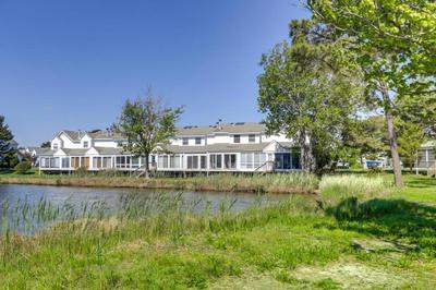 Lake House Getaway 1 Mile to the Beach