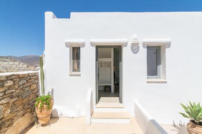 PANORMOS ART Beachfront Suites