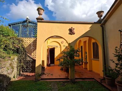 Tuscany Gorello Underground apart