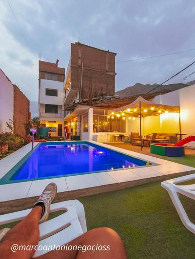 CASA HOSPEDAJE RICARDO PALMA con PISCINA