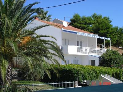 Charming Villa Marin, 30 meters From The Beach, Pool heated, Split-Trogir area
