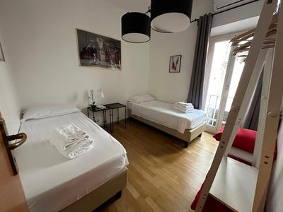 When in Rhome- city centre cozy apartment