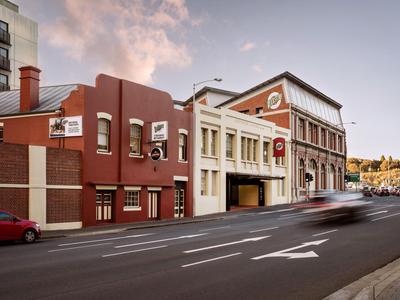 The Old Woolstore Apartment Hotel