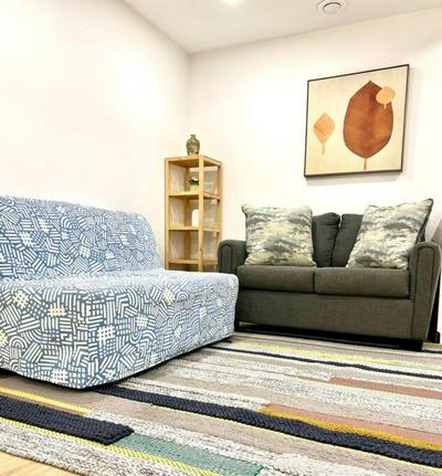 Modern and cozy guest suite in Langley!