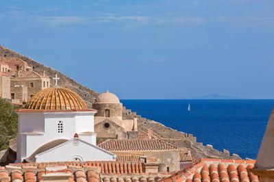 Moni Emvasis Luxury Suites