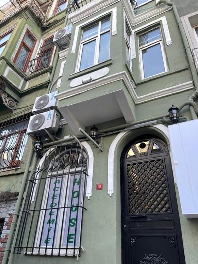 Taksim academie house