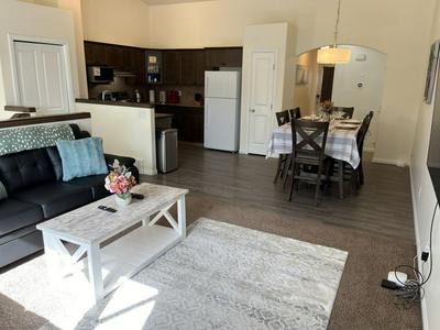 4br Crew House - Big, Bright, Modern, Fully Stocked