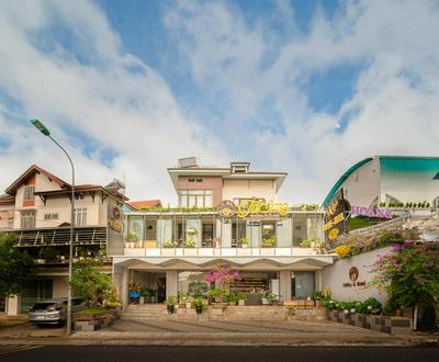 Tasme Dalat Signature