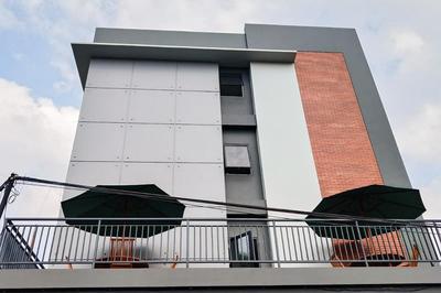 Urbanview Greenville Jakarta