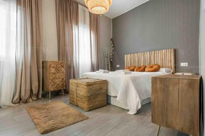 Boho apartment near center by REMS