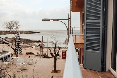 Catalina Beach House by Cassai