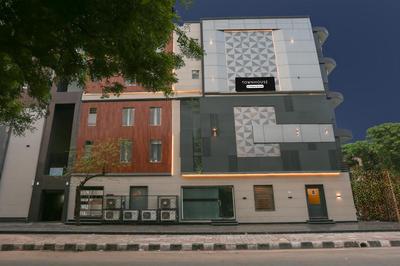 Super Townhouse Rohini Sector 18 Formerly Relic Stay