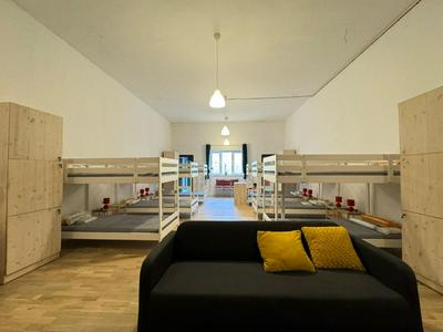 Dragon's Den Hostel