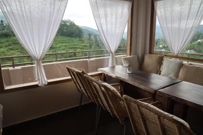 Exstacy Stays - Bathtub rooms and Cafe