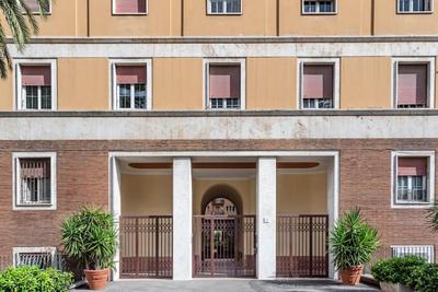 Apt ristrutturato a Palazzo Federici Piazza Bologna