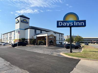 Days Inn by Wyndham Tulsa Central