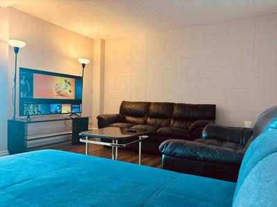 Cozy 2-Bedroom Condo with Parking