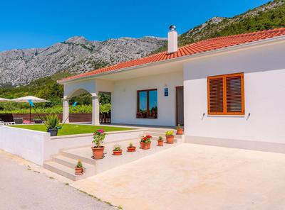 Dazzling Three Bedroom Villa with Private Pool