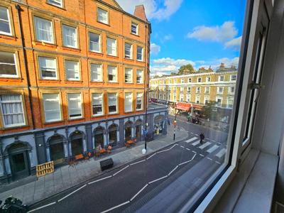 Bright & Spacious Home in Building with Lift, right next to Bayswater Station - Walk to Kensington Palace, Hyde Park, Little Venice & Notting Hill
