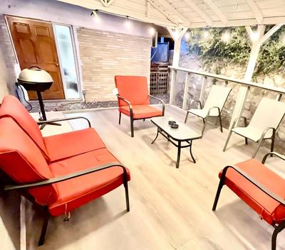 Apartment C, Restful,Cozy, close Sunland Park Mall