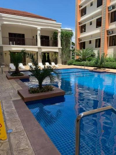 Condotel Near NAIA - massage chair footspa, dance revo, small pet allowed