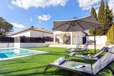 Genteel Home Villa El Brillante
