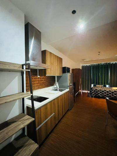 Makati City Studio with Balcony Near Bgc And Airport