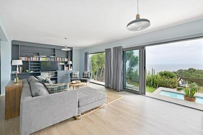 Luxurious Camps Bay Escape Pool and Spectacular Views