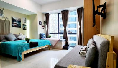 xxxCozy Family Retreat 8 mins walk from Venice Grand Canal Mall BGC fits 5 pax