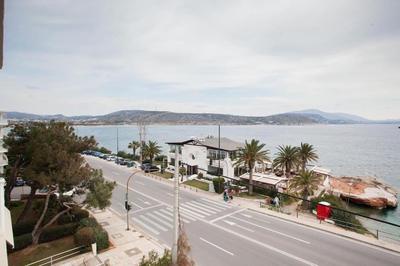 Seafront Apartment in Varkiza