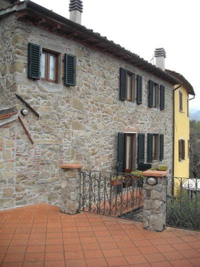 Casa dell 'Vista Gorgeous Remodeled Stone Country House in Rural Northern Tuscany