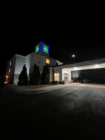 Wingate by Wyndham Dublin Near Claytor Lake State Park