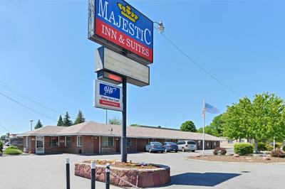 Majestic Inn & Suites